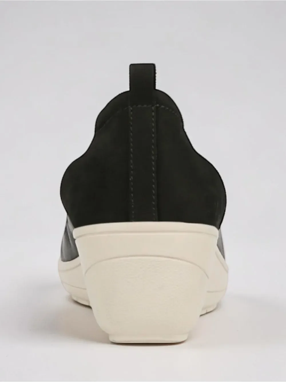 Vionic Jacey Black Leather Wedge Size 5